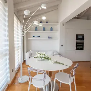 https://lake-style.it-lombardy.com
